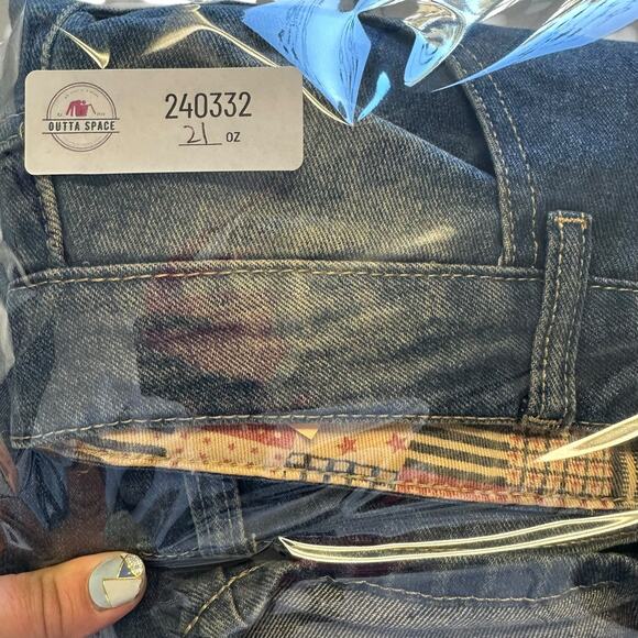 Unbranded Distressed Tattered Women’s Jeans - Picture 8 of 9